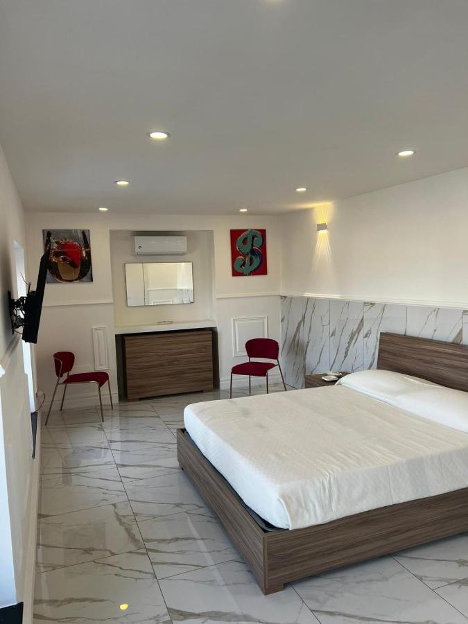 Pippo'S Suite Naples Exterior photo
