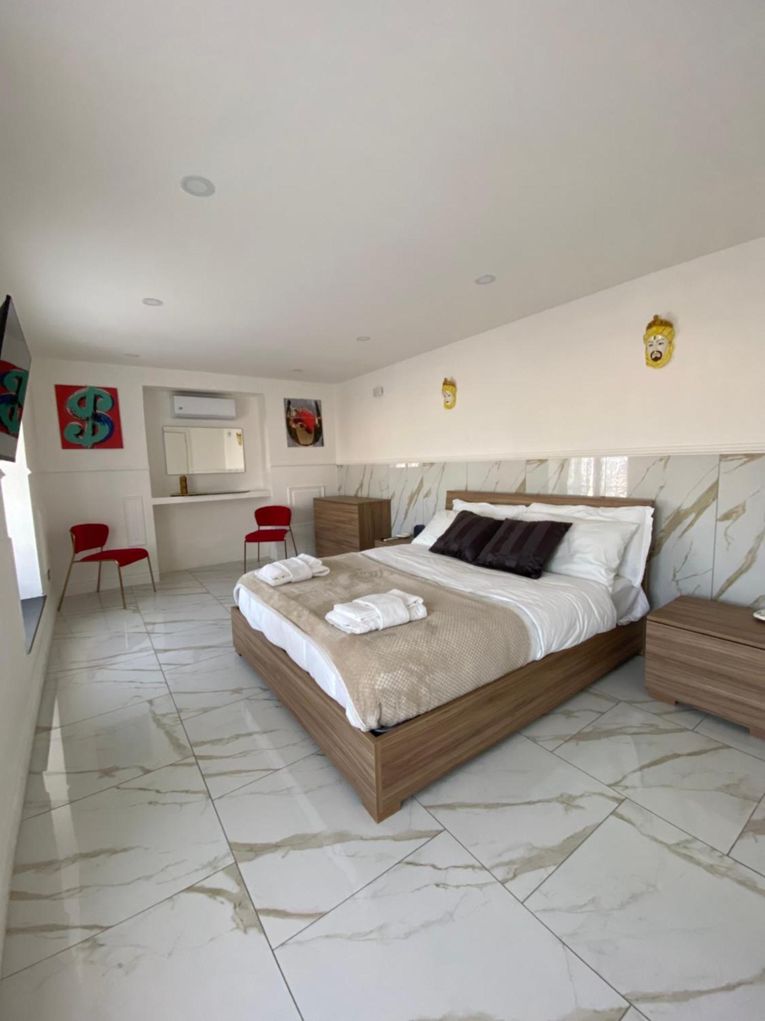 Pippo'S Suite Naples Exterior photo